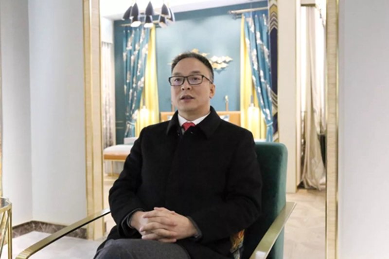 在当今快时尚盛行的时代,如何有效处理纺织品尾货成为了许多服装品牌面临的一大挑战。本文将通过故事叙述的方式,探讨尾货清仓的策略,并提供具体行动指南。